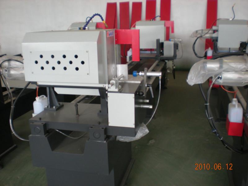 供應(yīng)鋁塑門窗仿形銑床塑鋼門窗設(shè)備報價