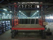 山東導(dǎo)軌式升降機(jī)廠家批發(fā) 山東升降機(jī)升降平臺(tái)廠家直銷 升降機(jī)供應(yīng)