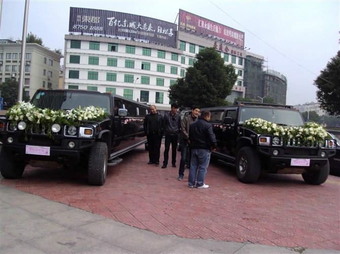 優(yōu)惠租悍馬H2短租，優(yōu)惠悍馬H2婚車跑車租賃