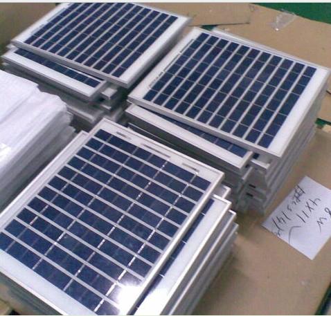 太陽(yáng)能光伏電池板 18V200W 太陽(yáng)能光伏板