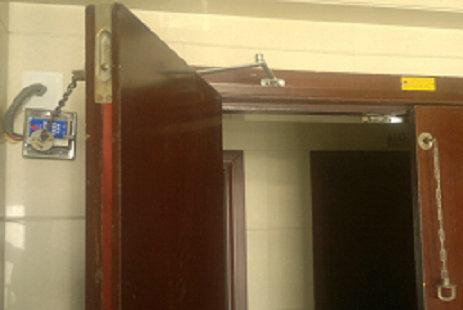 防火門自動釋放器脫扣器安裝圖片