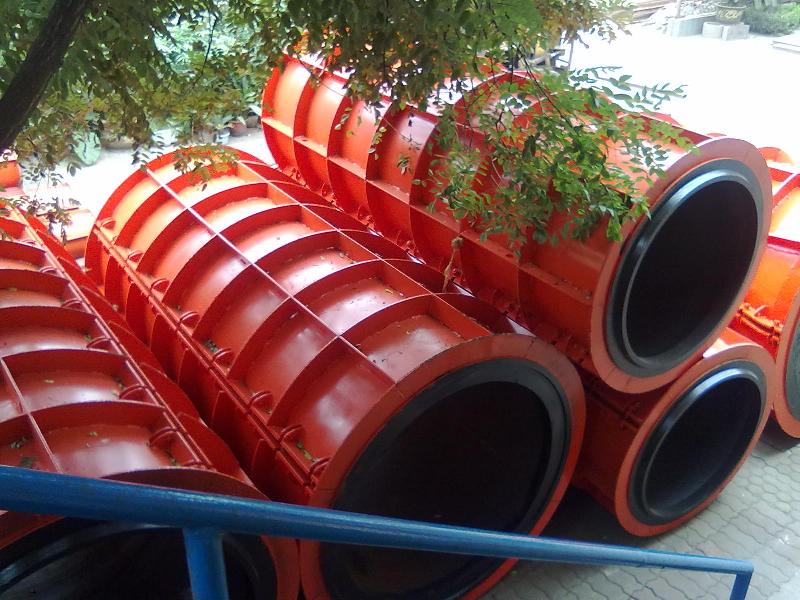 懸輥水泥制管機