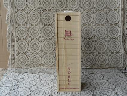 供應(yīng)長期批發(fā)優(yōu)質(zhì)*木制紅酒盒