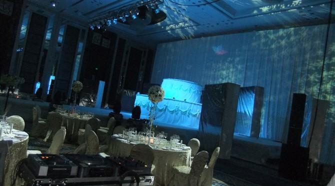 婚禮追光燈出租婚禮T臺背景架出租圖片/婚禮追光燈出租婚禮T臺背景架出租樣板圖 (4)