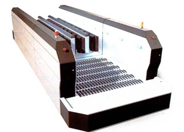 供應(yīng)豪華加長(zhǎng)型雙通道擦靴機(jī)價(jià)格