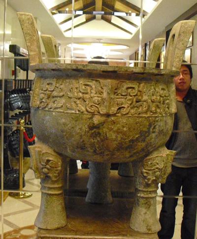 供應(yīng)專業(yè)生產(chǎn)銅雕像