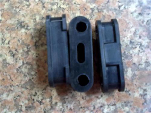 供應(yīng)優(yōu)質(zhì)專業(yè)生產(chǎn)兩孔橡膠穿線塊廠家，兩孔橡膠穿線塊報(bào)價(jià)
