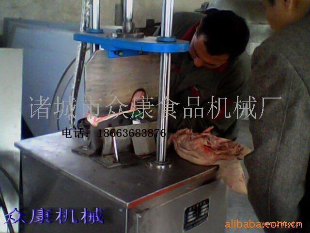 供應(yīng)豬/牛/大頭顱劈半機(jī)質(zhì)量好產(chǎn)量大價(jià)格低的諸城眾康機(jī)械劈半機(jī)