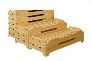 供應(yīng)河北衡水幼兒園玩具廠幼兒園桌椅小床設(shè)施