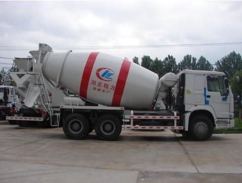 供應(yīng)程力制造各種水泥攪拌車，聯(lián)系電話：0722-3228636