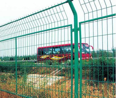 供應(yīng)公路隔離柵鐵路隔離柵橋梁隔離柵隔離柵生產(chǎn)廠家