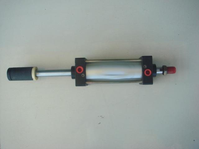 串聯(lián)氣缸圖片