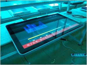 32寸电容触摸一体机图片