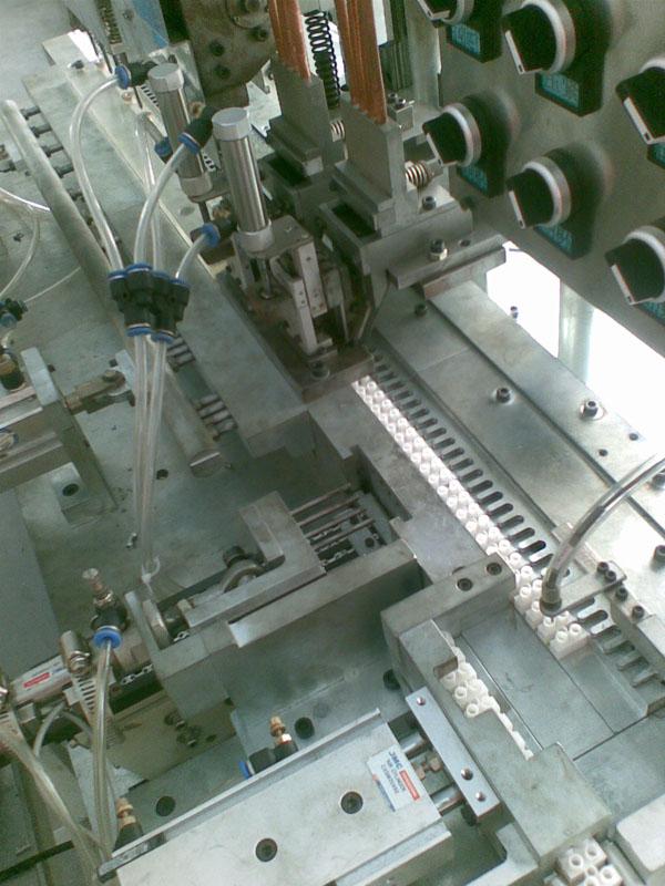 供應(yīng)螺絲彈片自動組裝