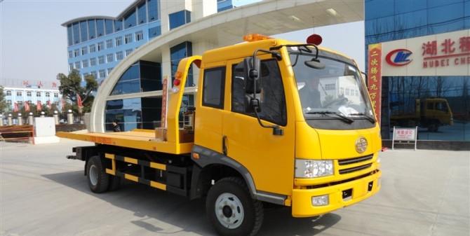 供應(yīng)解放一拖二道路清障車(chē)