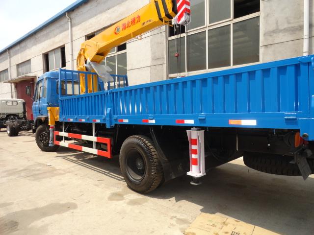 供應(yīng)小型隨車吊廠家直銷熱線13997867799