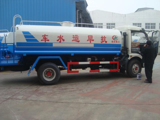 供應(yīng)東風(fēng)凱普特8噸灑水車廠家直銷