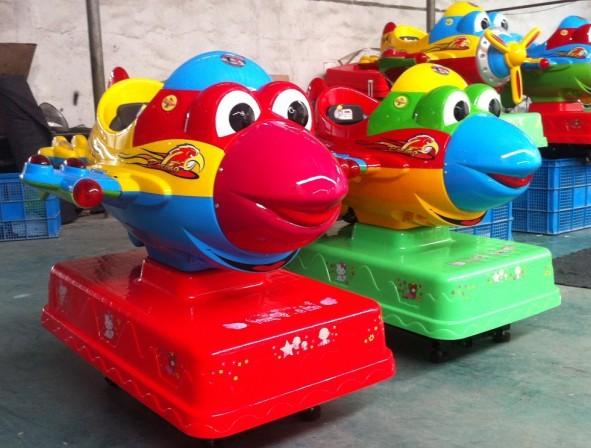 供應(yīng)漯河舞陽搖擺式激光坦克搖搖車價(jià)格打游戲搖擺小汽車閃燈搖擺小飛機(jī)