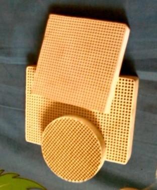 鑄鋼用蜂窩陶瓷過濾網(wǎng)圖片