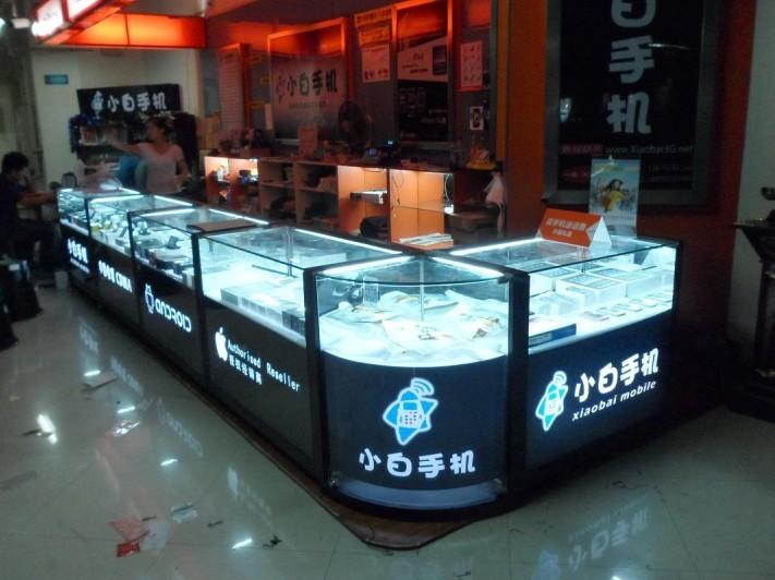 供應(yīng)海南珠寶柜臺(tái) 煙酒柜 手機(jī)柜 服裝專柜訂做 展柜廠家生產(chǎn)貨柜