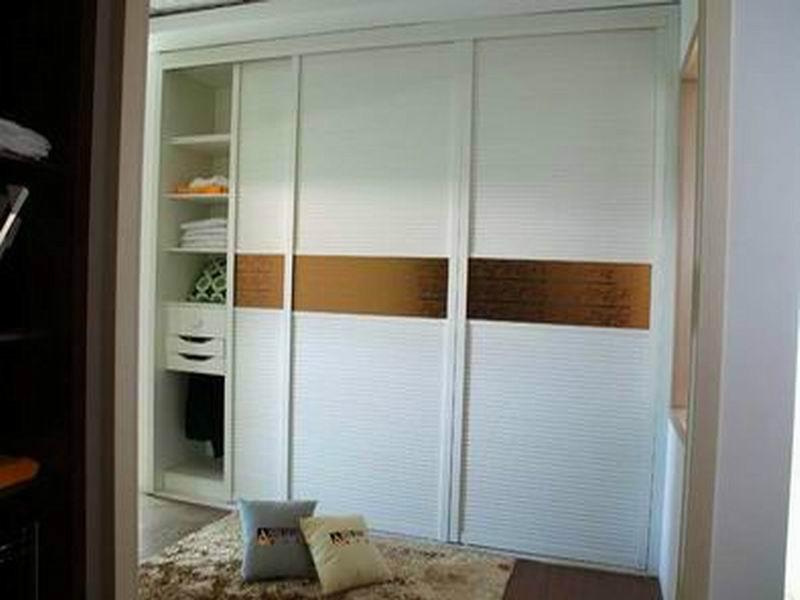 供應(yīng)衣柜*品牌招商德夫曼加盟