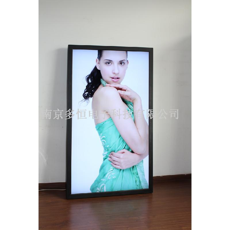 供應(yīng)廠家直銷55寸壁掛數(shù)碼海報機(jī)