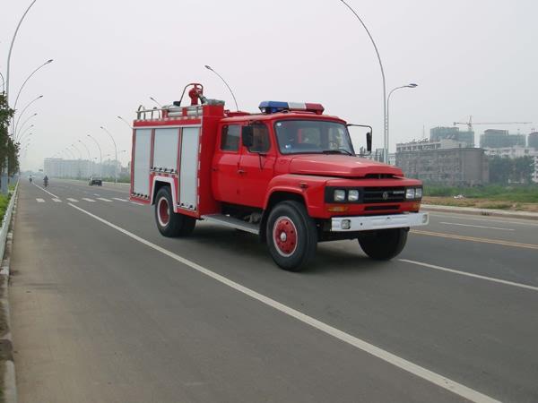 供应3吨水罐消防车，可加装洒水装置，一车多用