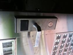 供應(yīng)深圳安裝維修密碼鎖指紋鎖