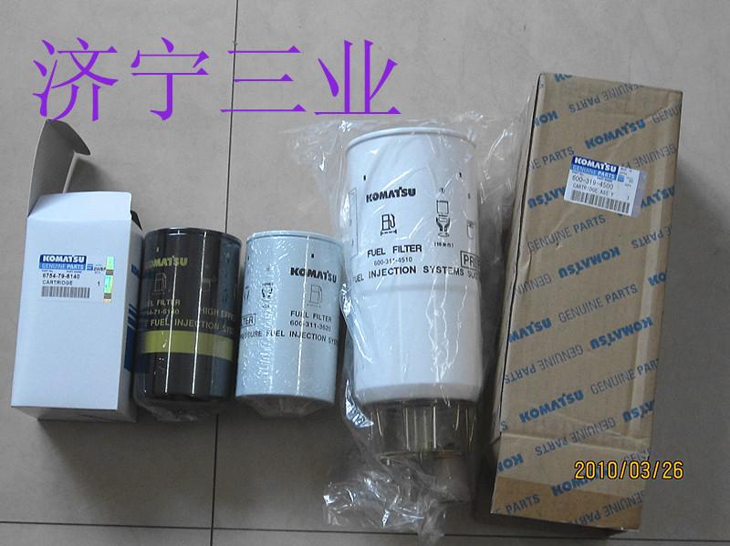 供應(yīng)小松挖掘機(jī)濾芯，小松原廠濾芯，小松*濾芯，小松濾芯的供應(yīng)商電話