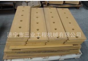 供應(yīng)山推TY220推土機(jī)刀角*