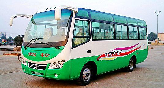 小學(xué)生校車圖片