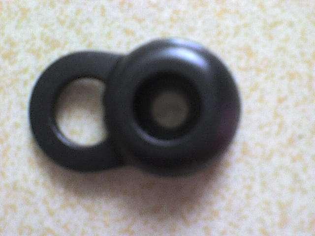 供應(yīng)石碣中號(hào)耳機(jī)硅膠套制品廠