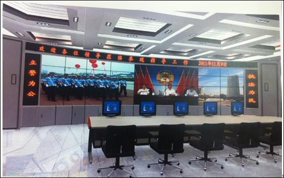 公安局監(jiān)控三星DID4乘8液晶拼接屏圖片