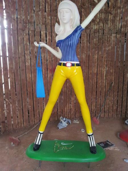 供應(yīng)玻璃鋼卡通人像雕塑