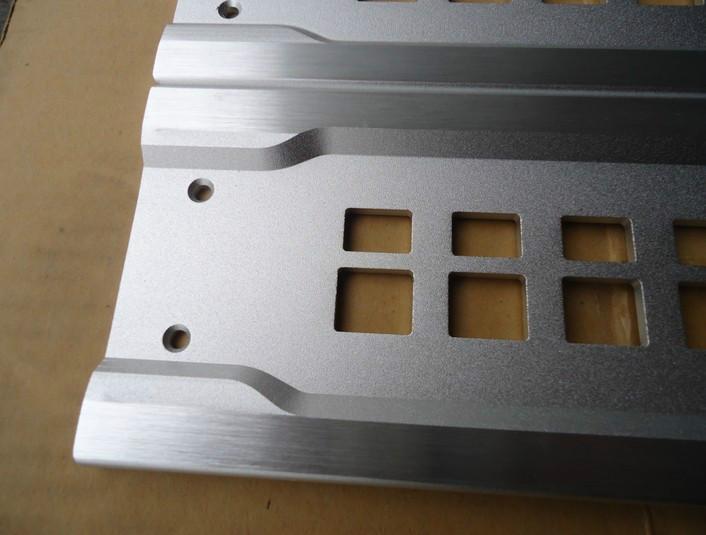 供應(yīng)專業(yè)功放鋁面板2U鋁面板工控機面板