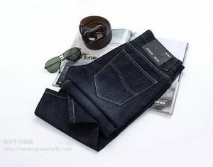 哪里有便宜的牛仔褲批發(fā)圖片