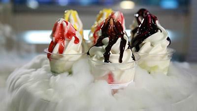 成都干冰廠家批發(fā)、高純度干冰生產(chǎn)廠家、餐飲婚慶干冰