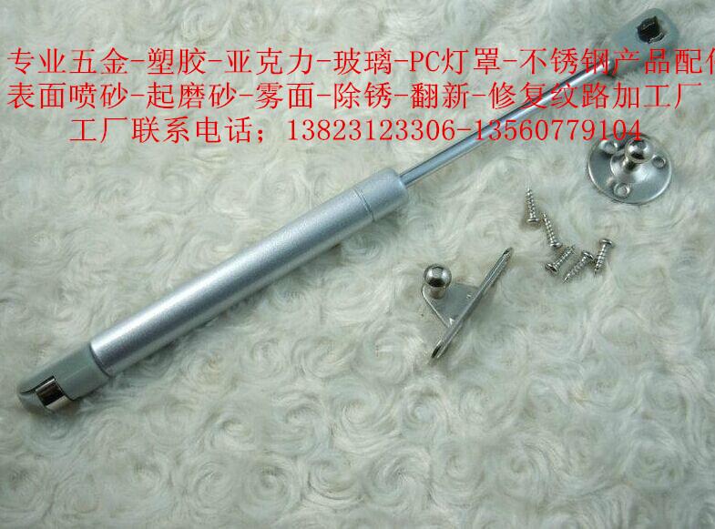 供應(yīng)深圳鐵件噴砂除銹加工廠