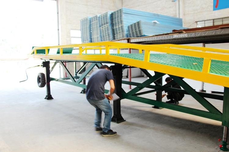 江門機械式移動式登車橋生產價圖片