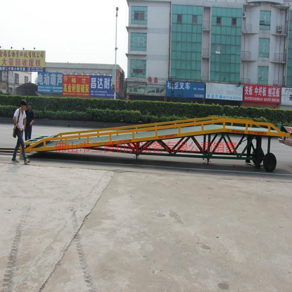 供應(yīng)裝卸平臺(tái)移動(dòng)叉車上貨必選設(shè)備