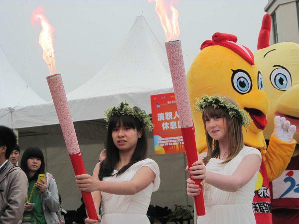 供應(yīng)廣州運(yùn)動(dòng)會(huì)火炬手持火炬開業(yè)金蛋水晶夜光球
