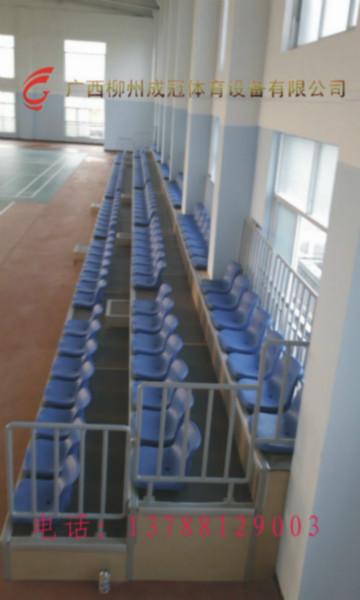 供應(yīng)成冠體育柳州乒乓球場(chǎng)地膠供應(yīng)商 乒乓球桌批發(fā)