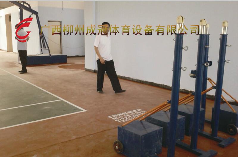 供應(yīng)成冠體育柳州乒乓球場(chǎng)地膠供應(yīng)商 乒乓球桌批發(fā)