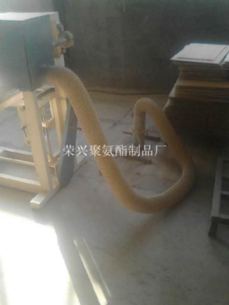 供應(yīng)木器設(shè)備配套耐磨帶鋼絲抽吸木屑管提供樣品