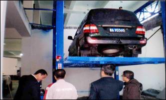 供應(yīng)四柱式汽車舉升機(jī)價(jià)格