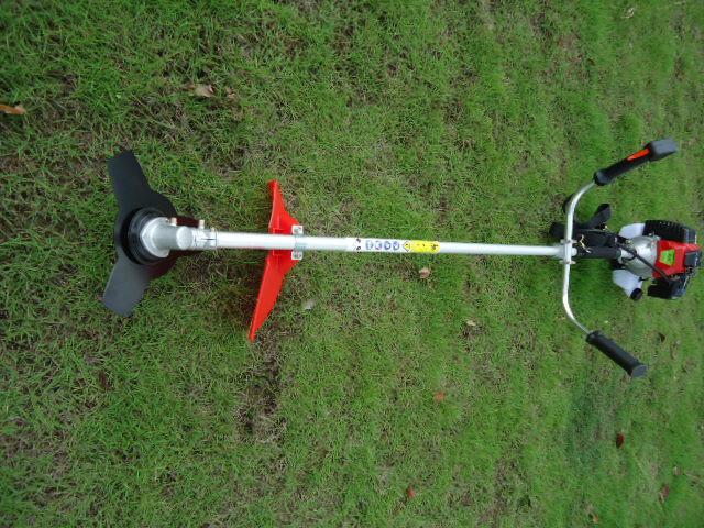供應(yīng)割灌機(jī) 收割機(jī) 割草機(jī) 割稻機(jī) 草坪機(jī) 側(cè)掛式割草機(jī)