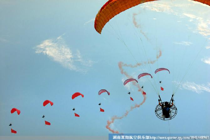 翼翔動力滑翔傘圖片