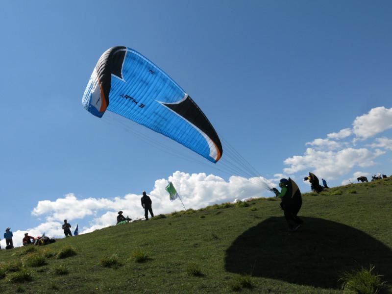 供應(yīng)翼翔滑翔傘，湖南動力傘廣告，湖南滑翔傘，滑翔傘飛行，湖南動力傘