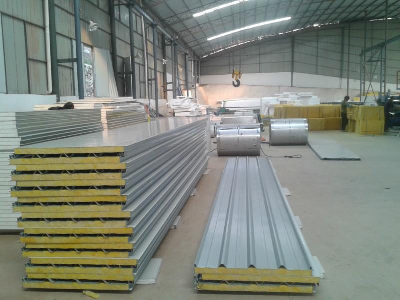 供應(yīng)玻璃棉彩鋼復(fù)合板昆明廠家供應(yīng)商；供應(yīng)玻璃棉彩鋼復(fù)合板文山廠家供應(yīng)