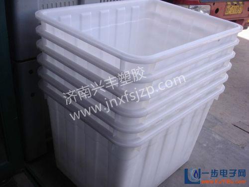 供應(yīng)濟(jì)南一次滾塑成型塑料方箱水箱
